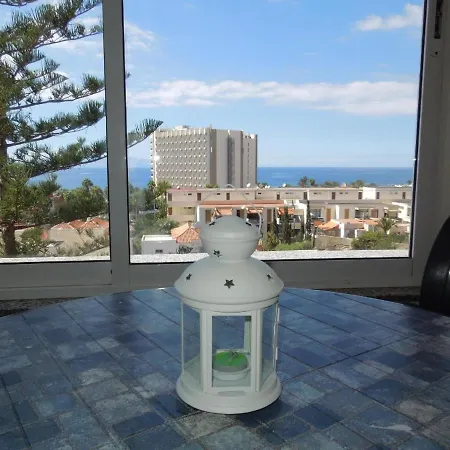 Ferienwohnung Fuer 7 Personen Ca 62 M In Playa De Las Americas, Teneriffa Und Los Cristianos * Плайя-де-лас-Амерікас